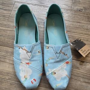 TOMS NWT Blue Glow Swimmer SZ. 8